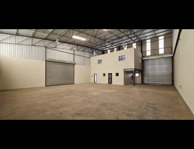 350M² WAREHOUSE TO LET IN WYCHWOOD